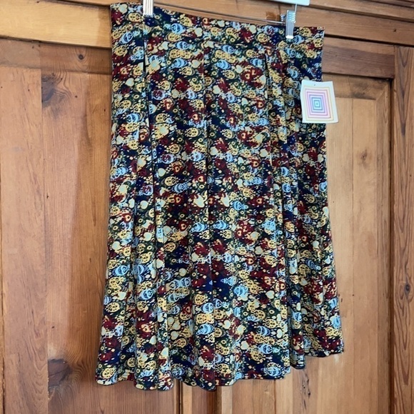 NWT LulaRoe Madison Pleated Skirt Sz. L - Picture 6 of 16